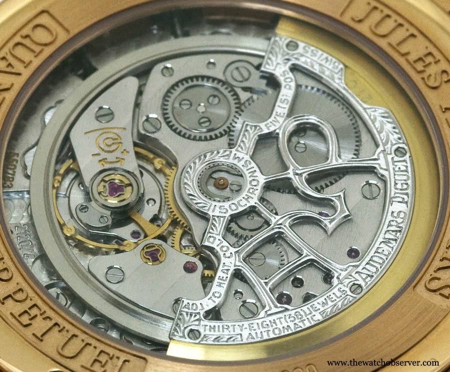 The treatment of the gold framed oscillating weight, makes the monogram AP discreetly appears.
