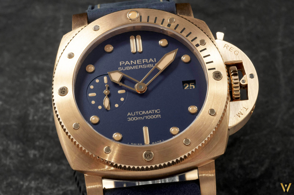 Blue mat dial and golden indexes - Panerai PAM 1074 Bronzo