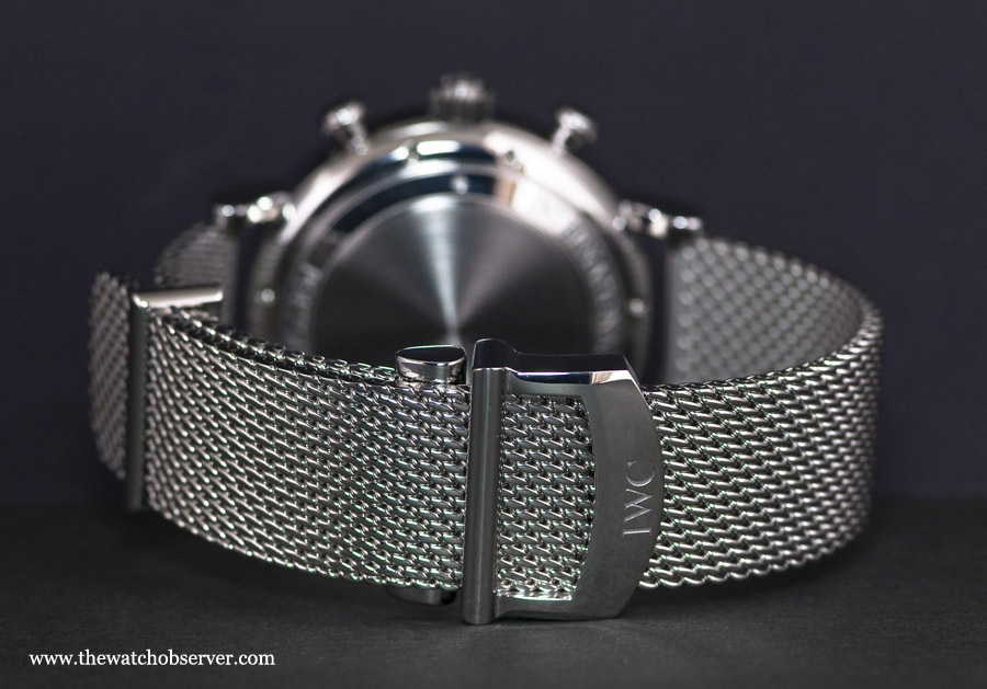 With a 2 mm thickness and designed just like a classic pin buckle leather strap, the Milanese mesh bracelet is a definitely successful piece of work! 